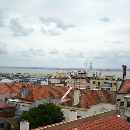 Tagus Sunrise In By Innkeeper Apartman Almada